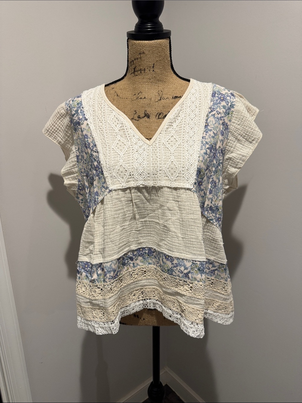 NWOT Women’s POL Cream Peasant Tunic with Blue Floral Trim